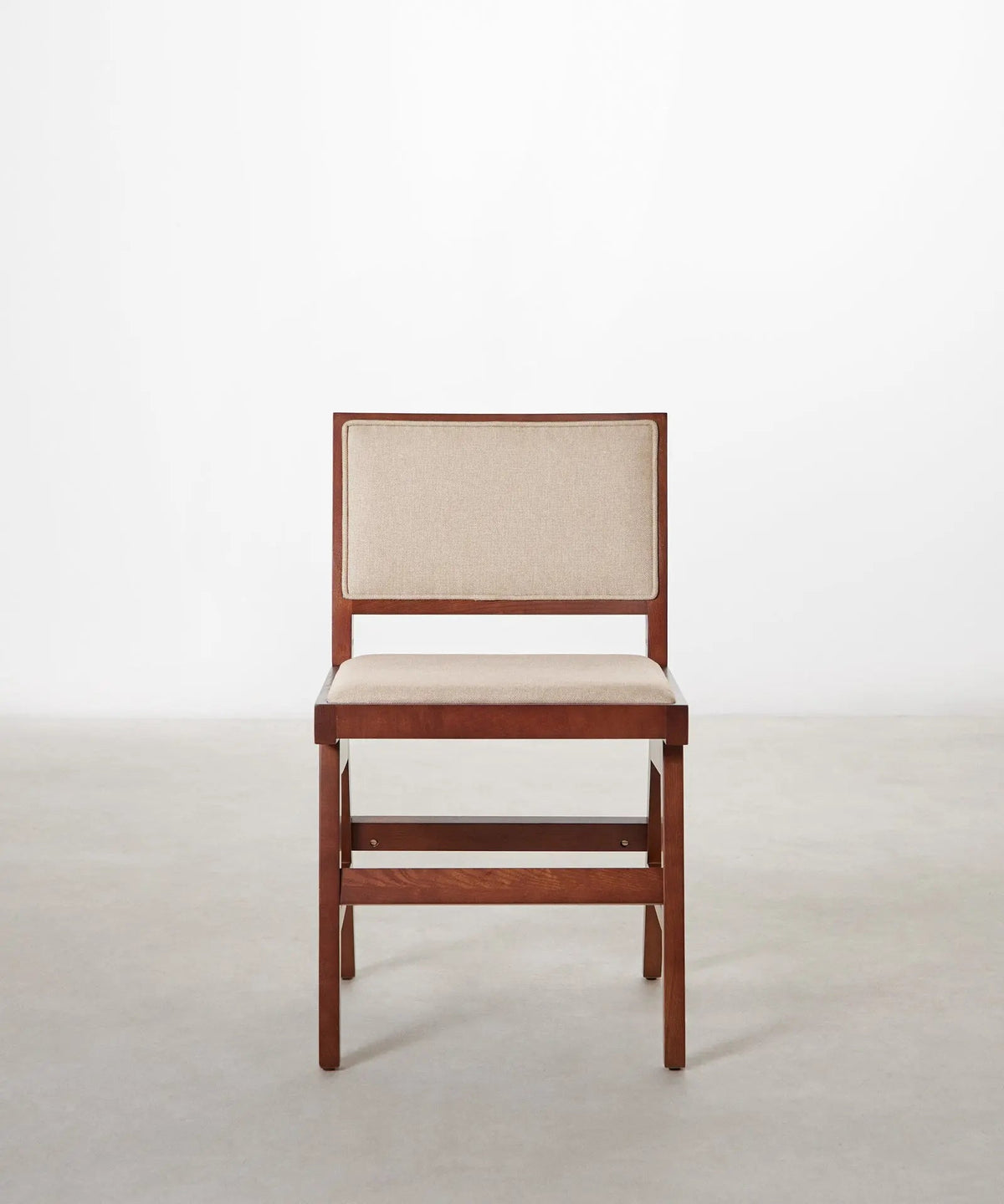 Chaise de salle à manger en bois et rembourrée Matilde