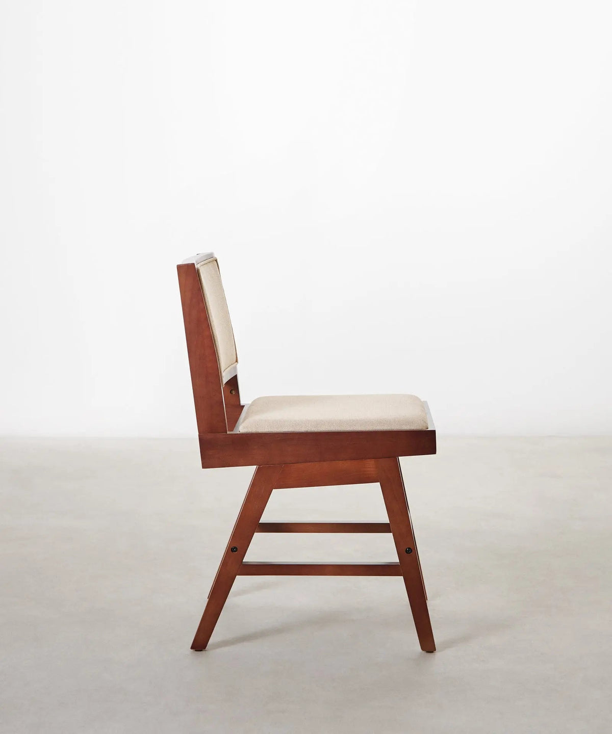 Chaise de salle à manger en bois et rembourrée Matilde