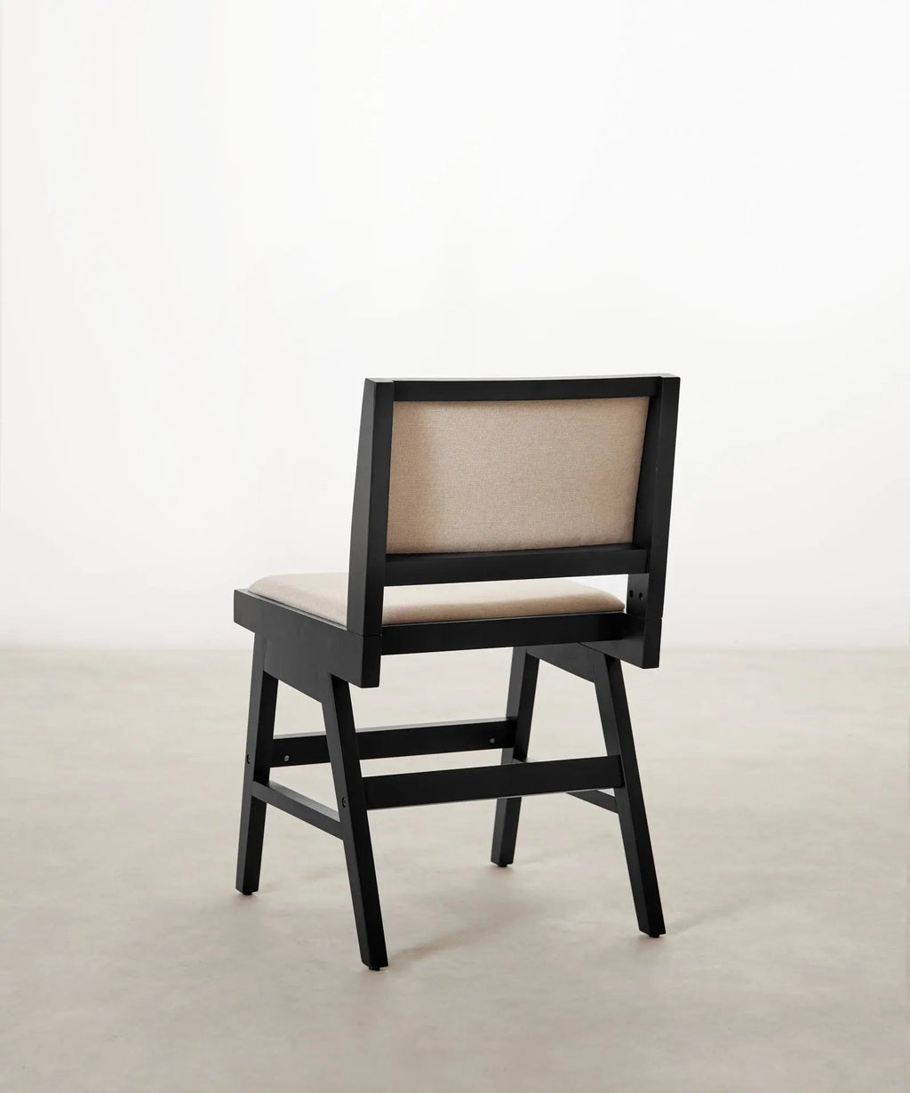 Chaise de salle à manger en bois et rembourrée Matilde