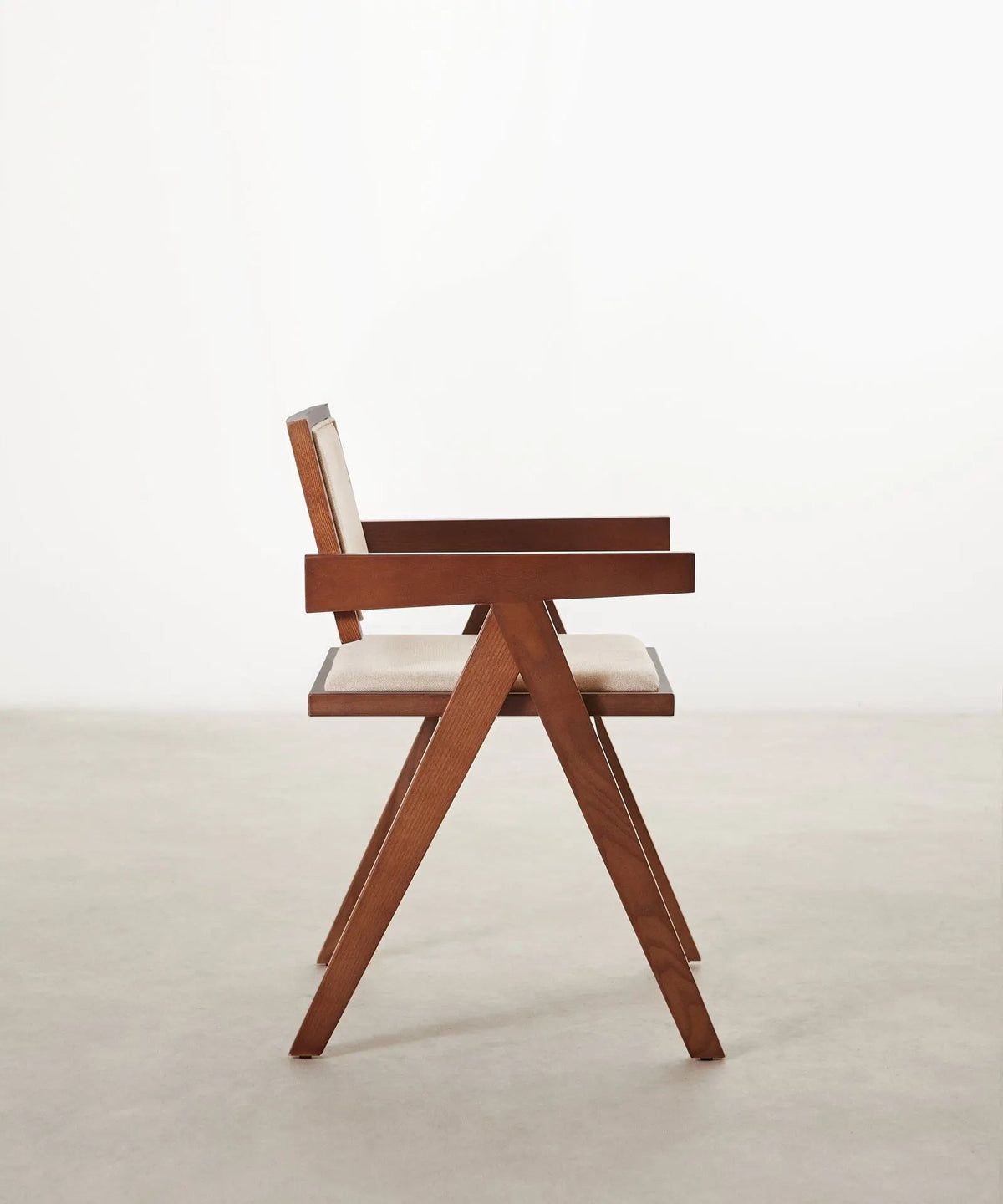 Chaise de salle à manger en bois et rembourrée Matilde Arms
