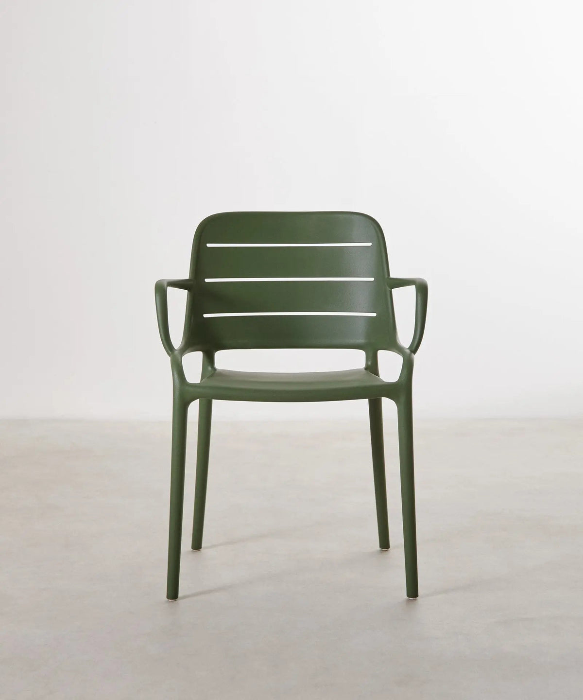 Chaise empilable en polypropylène avec accoudoirs Mila