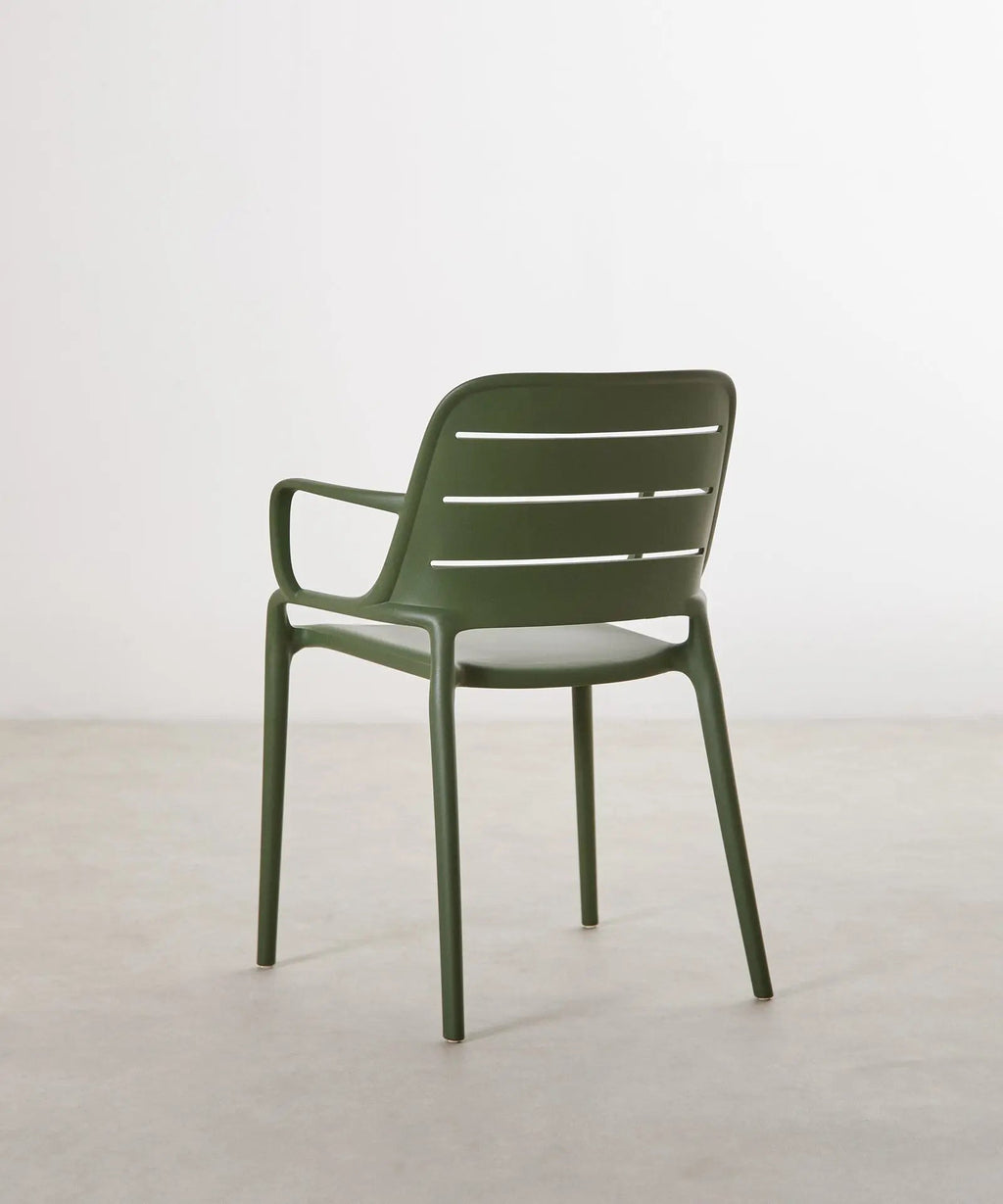 Chaise empilable en polypropylène avec accoudoirs Mila