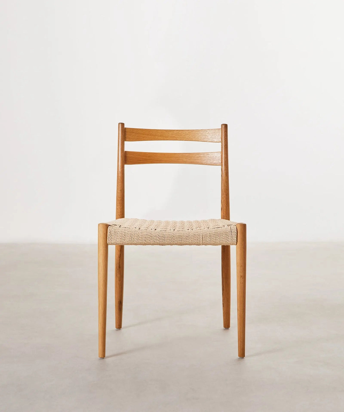 Chaise de salle à manger en bois et corde tressée Nona