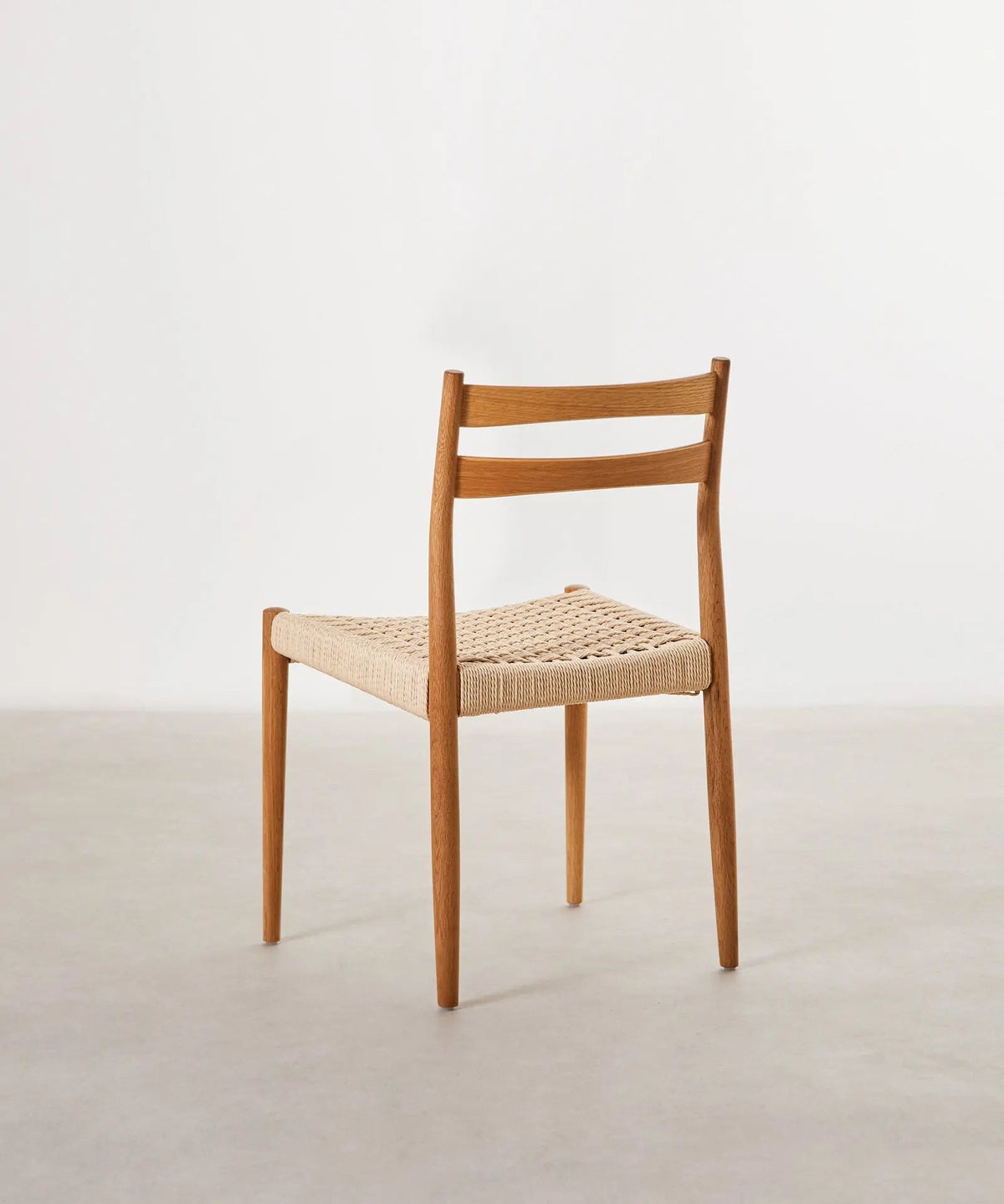 Chaise de salle à manger en bois et corde tressée Nona