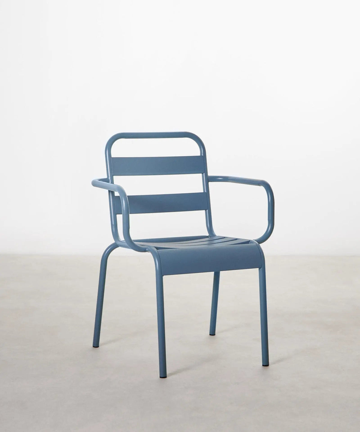 Chaise en métal d’extérieur avec accoudoirs Bora