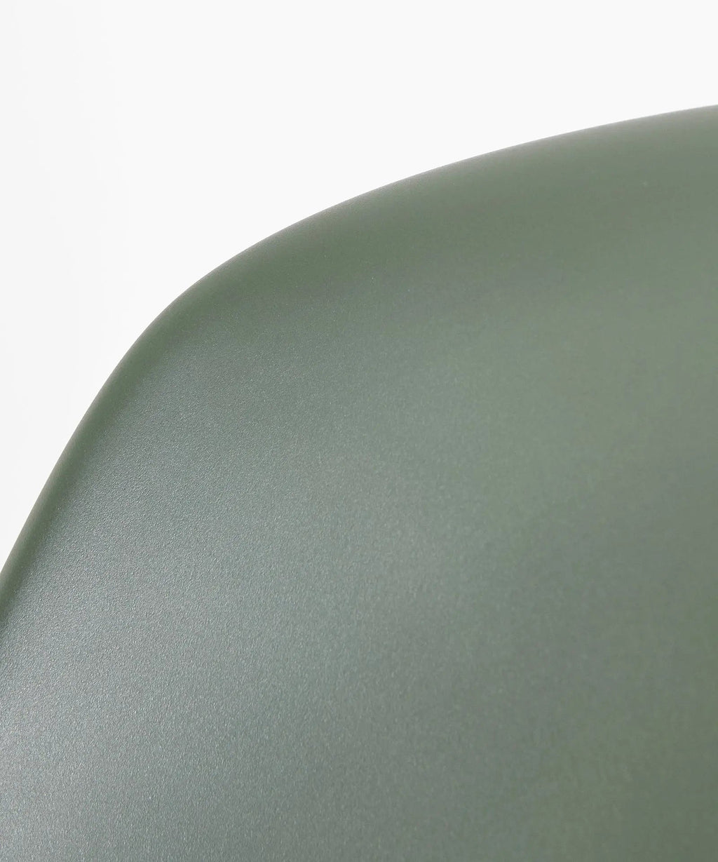 Tabouret en polypropylène et métal Veko