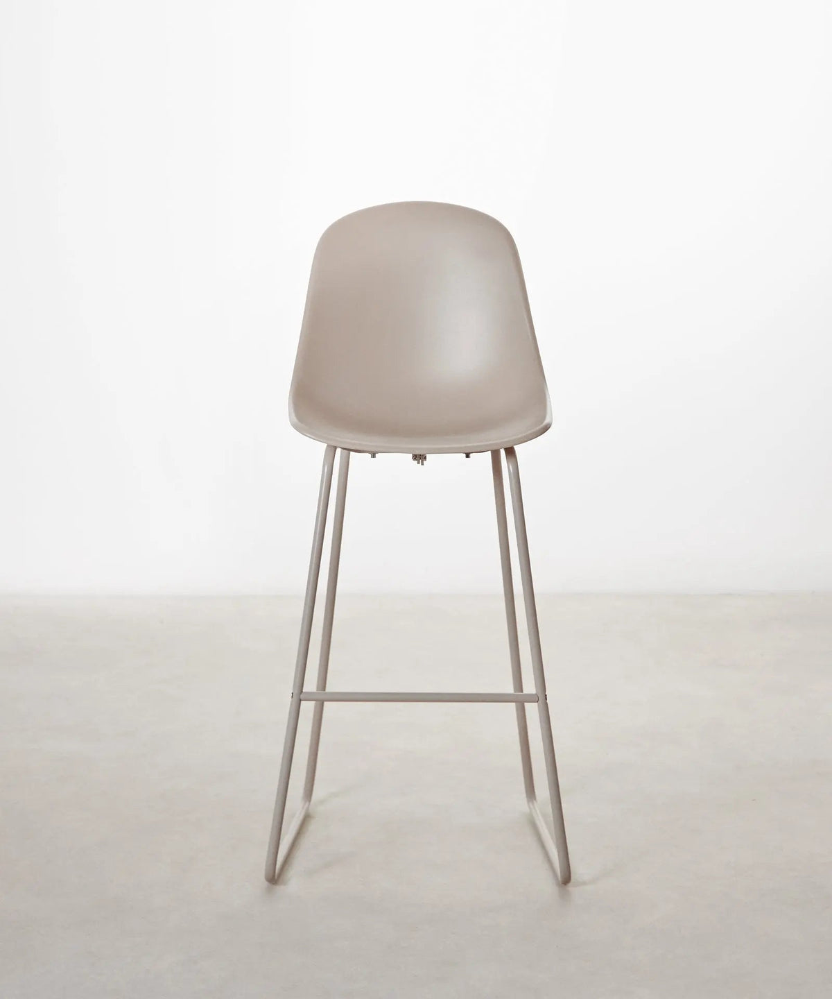 Tabouret en polypropylène et métal Veko