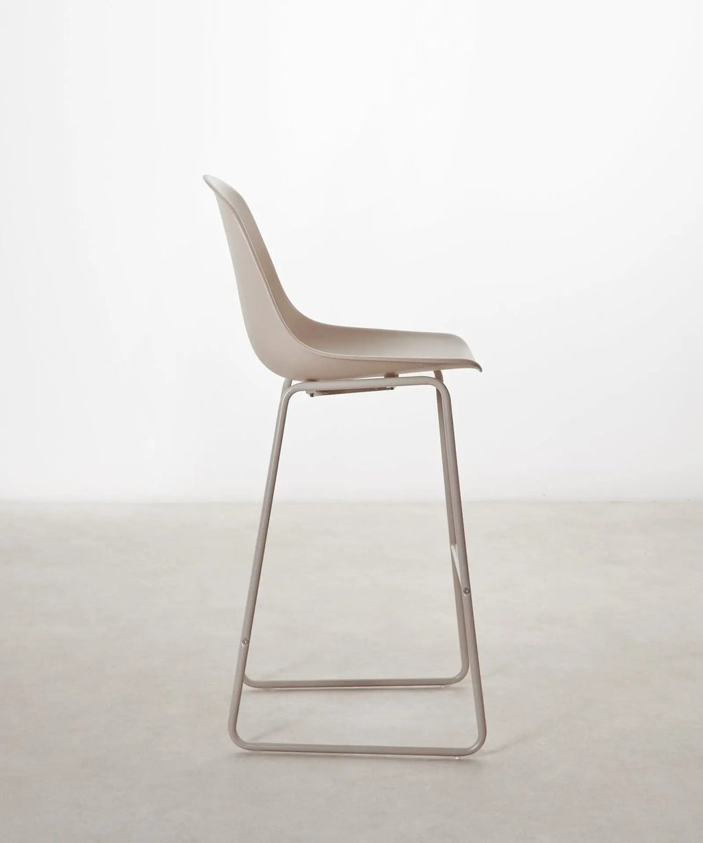 Tabouret en polypropylène et métal Veko