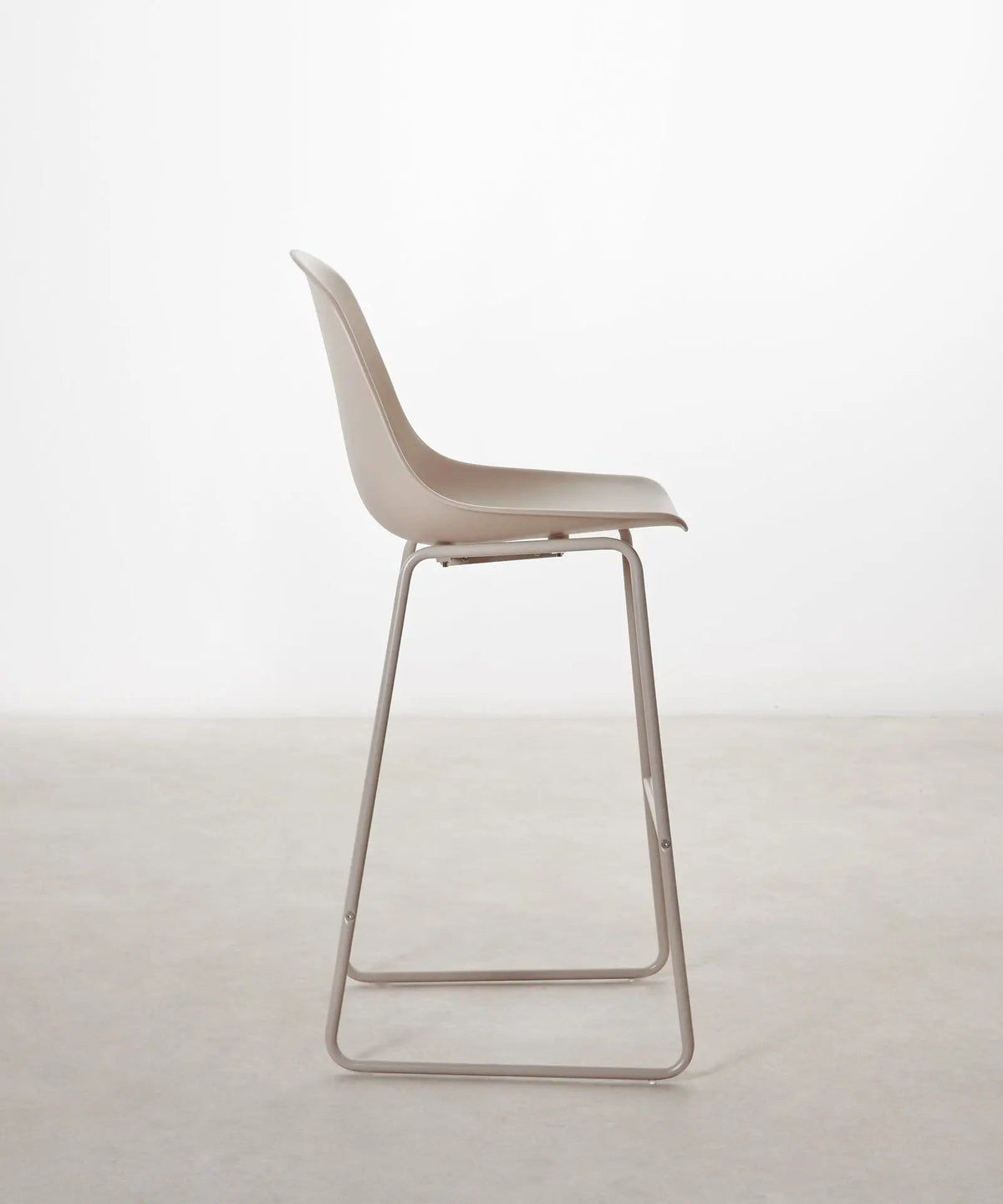 Tabouret en polypropylène et métal Veko