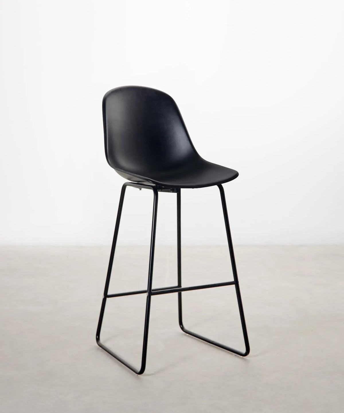 Tabouret en polypropylène et métal Veko