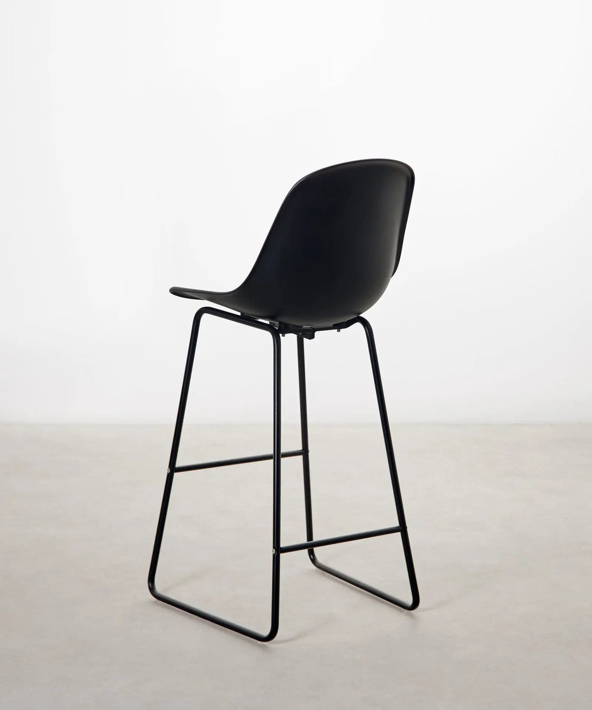 Tabouret en polypropylène et métal Veko